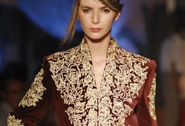 Défilé en hommage à Djamel Seksaoui