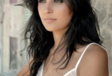 Une algérienne remporte le titre de Mission Fashion 2008