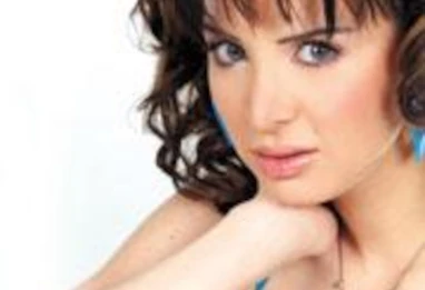 Sara Bassam, de Miss Algérie à actrice audacieuse dans le film égyptien “Relations spéciales”