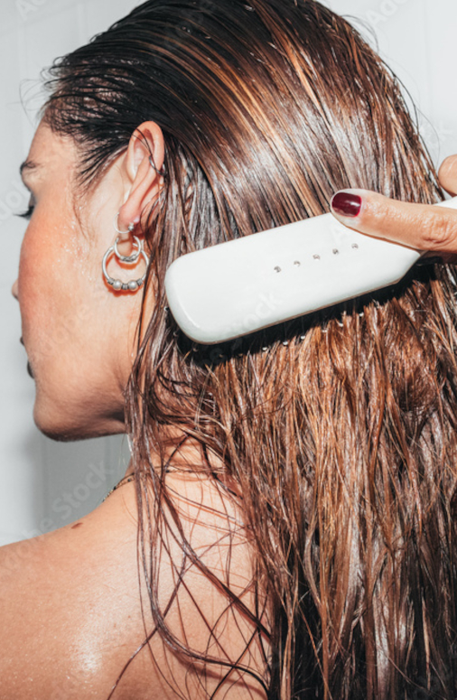 brossage-cheveux-astuces-routine-capillaire-beaute-femme