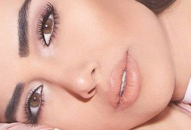 maquillage-yeux-marron-tutoriel-couleurs-2025