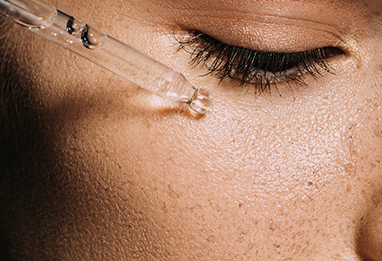 Adieu les poches sous les yeux : astuces naturelles (et sans bistouri ni filtres)