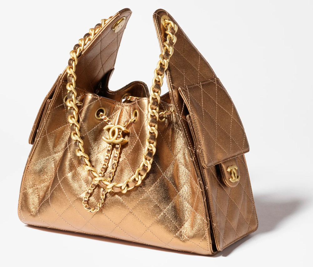 chanel-25-sac-iconique-2025-nouveaute-campagne-dua-lipa-version-or