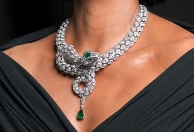 Chopard éblouit Cannes avec sa collection Red Carpet 2025 