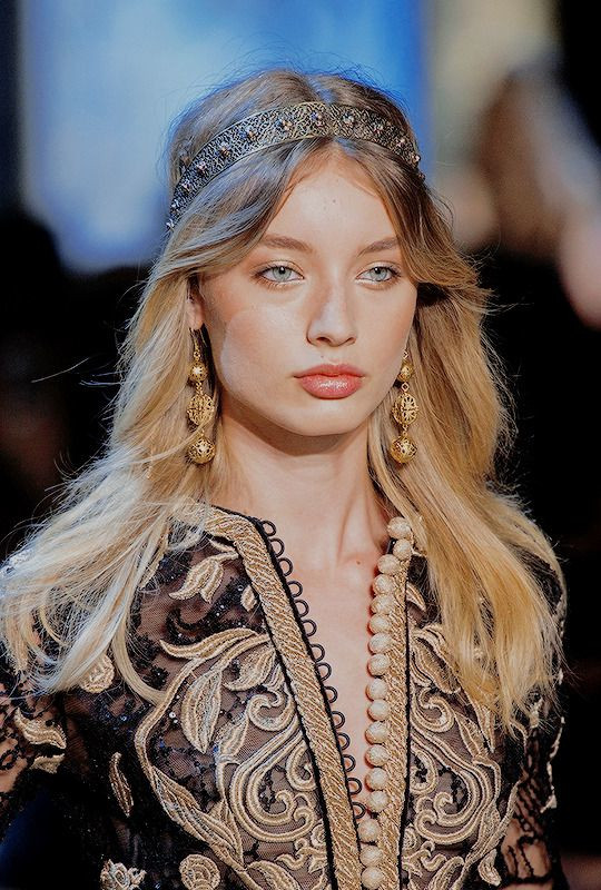 headband-de-la-mariee-l-accessoire-tendance-pour-sublimer-votre-coiffure