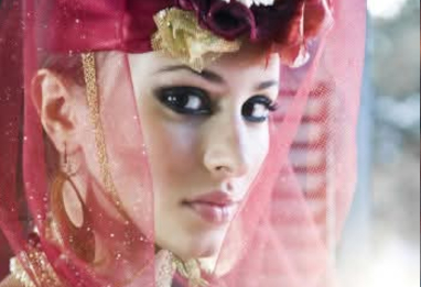 yasmina-chellali-premiere-dame-de-la-mode-algerienne-recit-d-une-carriere-legendaire