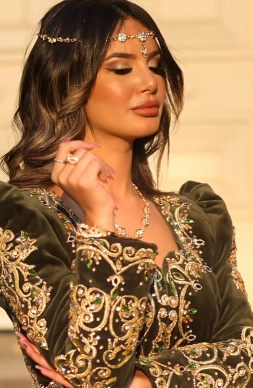 diademe-khit-errouh-algerien-en-or-massif-19-rosaces-ciselees-pendeloques-zerraref-serties-pierres-precieuses