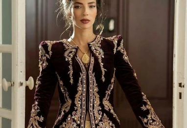 Le karakou algérois : vêtement d’apparat des élégantes algéroises