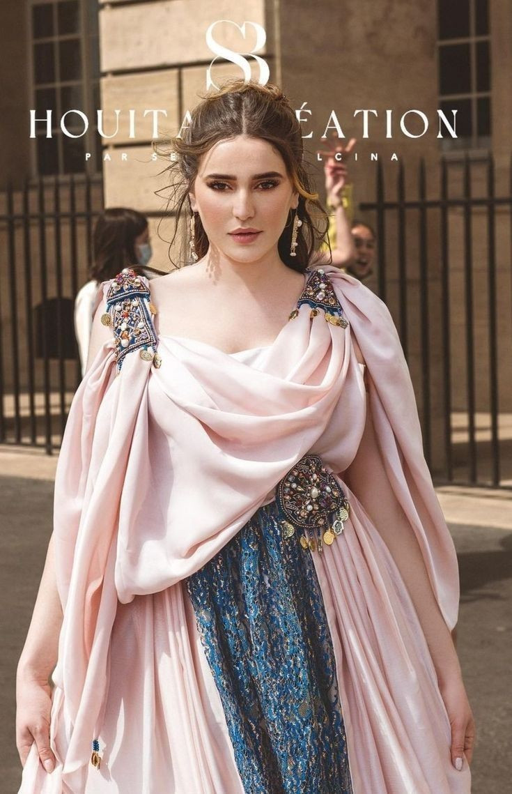 mlahfa-chaouia-tenue-grecque-similitudes-historiques