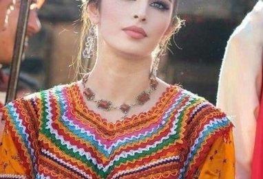 La robe kabyle : héritage vivant, beauté identitaire et symbole de fierté féminine