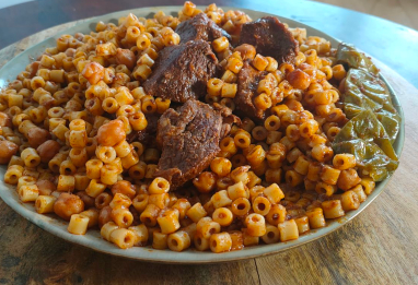 Makarouna bel salsa