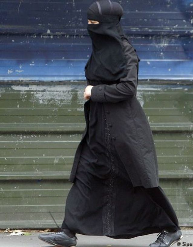 algerie-femme-niqab-lynchee-accusee-sorcellerie